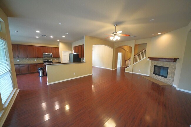 Building Photo - Beautiful Home Now Available in the Covete...