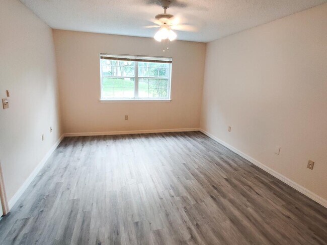 Building Photo - 8105 Olympia Ct