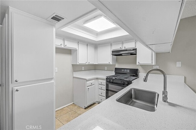 Building Photo - 1113 Turquoise St