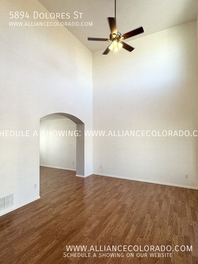 Building Photo - 5894 Dolores St