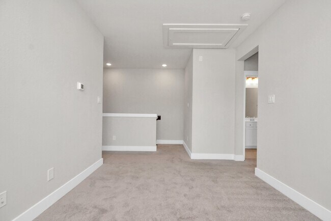 Building Photo - 739 Strawberry Pines Ct