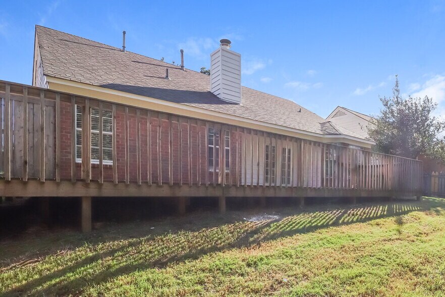 Building Photo - 9598 Daly Dr