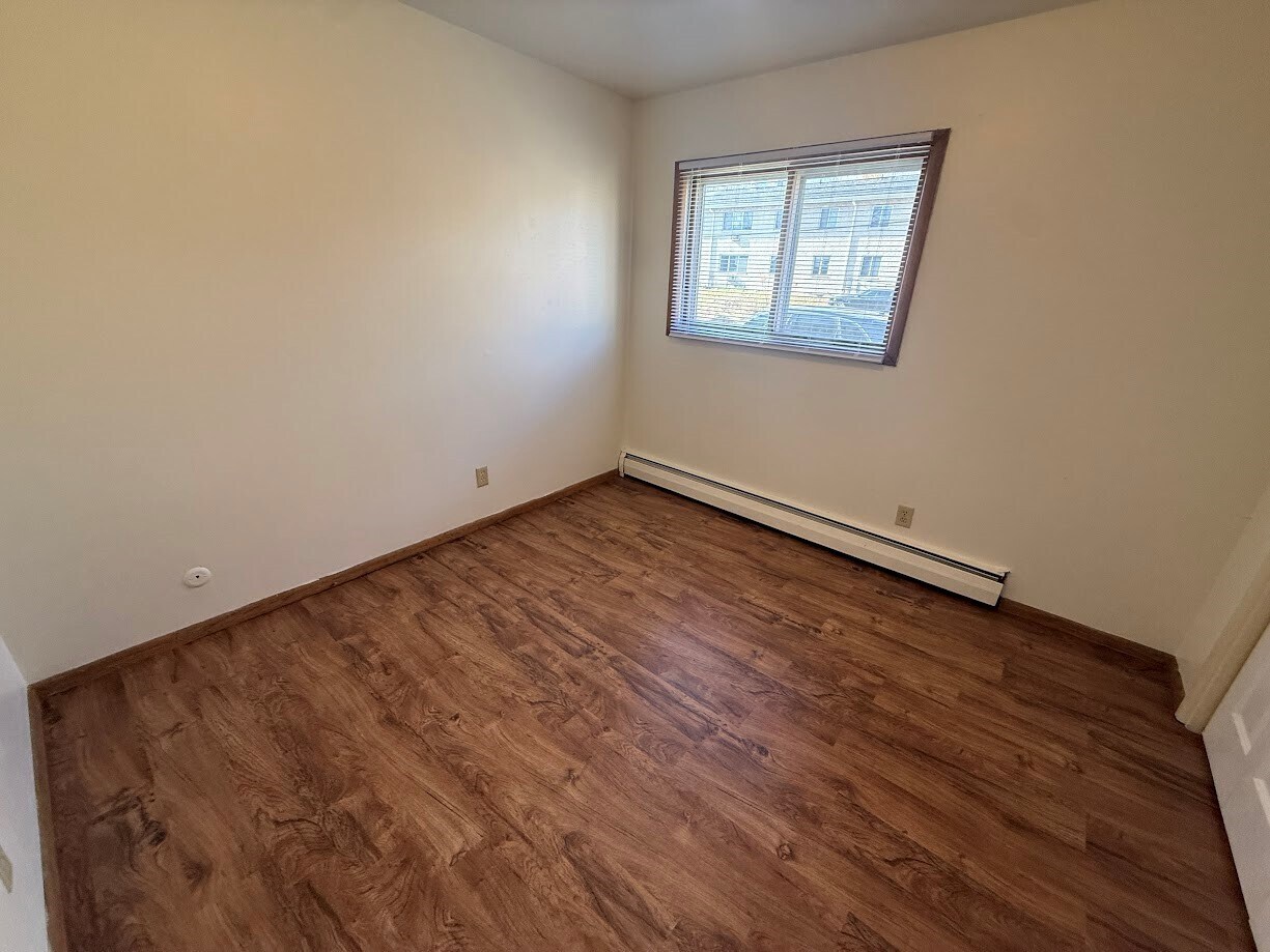 Building Photo - 2506 Brentwood Pky