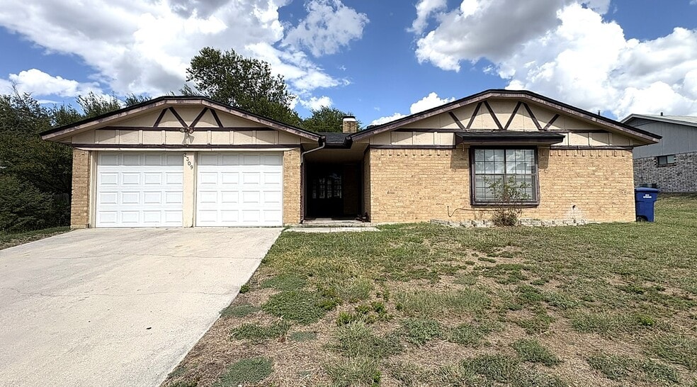 Primary Photo - 2309 Whitney Dr