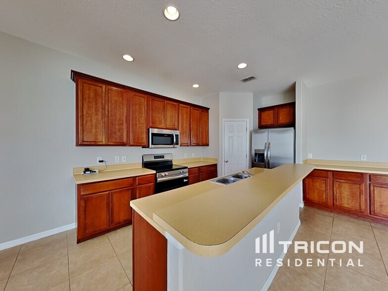 Building Photo - 15402 Pepper Pine Ct