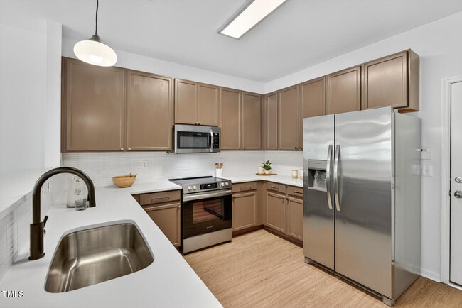 Building Photo - 3 Chownings St