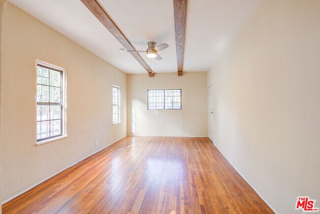 Building Photo - 1492 Silver Lake Blvd