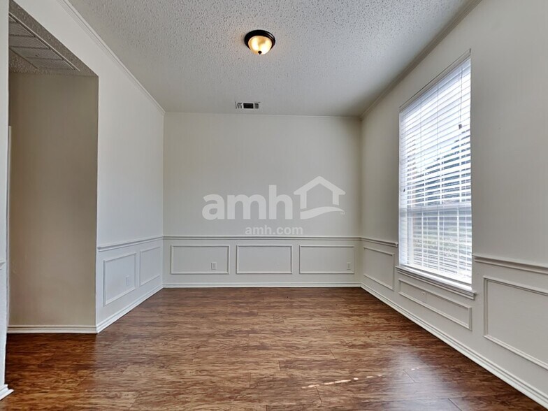 Building Photo - 601 Ridgemont Dr