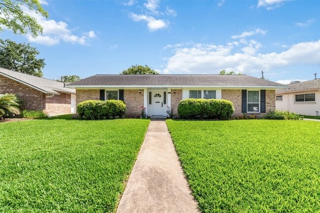 Building Photo - 5731 Cheltenham Dr