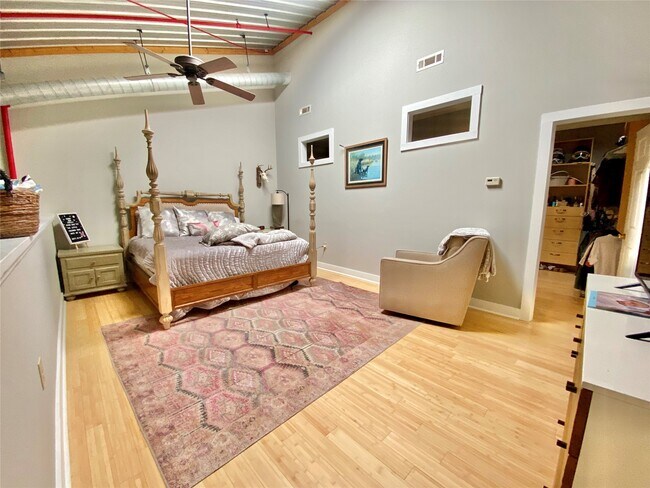 Building Photo - 254 W Washington St