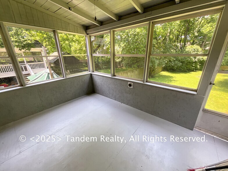 Building Photo - 2112 Westwood Ave