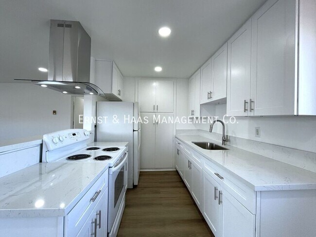 Building Photo - 4300 E 5th St