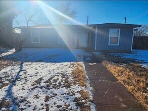 Building Photo - Move in ready!