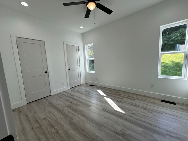 Building Photo - Brand New Living in North Knoxville: Modern Comfort Awaits