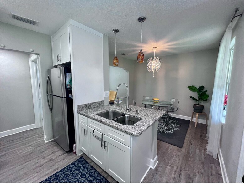 Building Photo - 4648 Cardinal Blvd