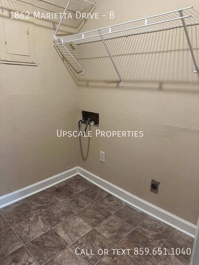 Building Photo - 1862 Marietta Dr