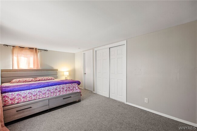 Building Photo - 36 Crescent Ct