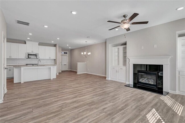 Building Photo - 1376 Elderwood Way