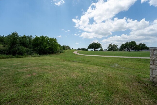Building Photo - 152 Limestone Dr