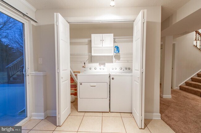 Building Photo - 1709 Dogwood Dr