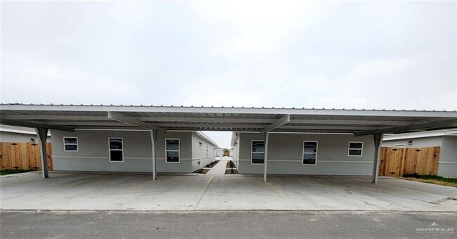 Building Photo - 1722 Davenport St