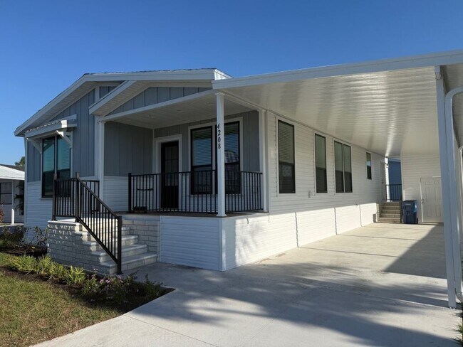 Building Photo - 4208 Long Lake Way