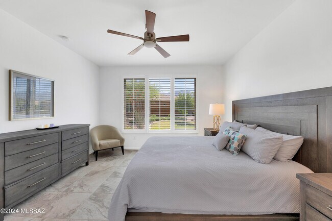 Building Photo - 39589 S Summerwood Dr