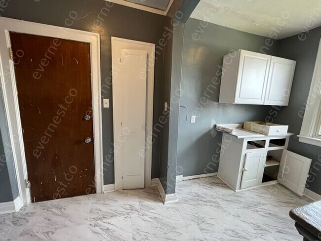 Building Photo - 13920 Littlefield St