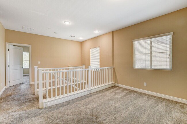Building Photo - 1074 Fish Pond Ave