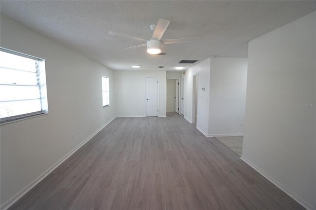 Building Photo - 4007 W Cass St