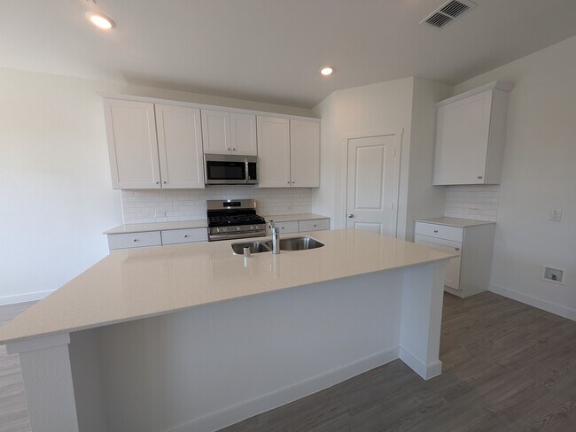 Building Photo - 325 Texas Trl