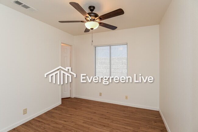 Building Photo - 10241 W Windsor Blvd