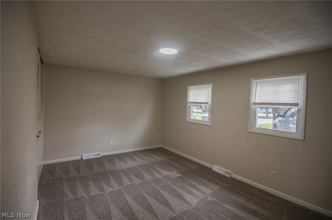 Building Photo - 3945 S Schenley Ave