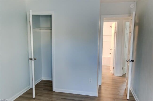 Building Photo - 5686 Rivermill Cir