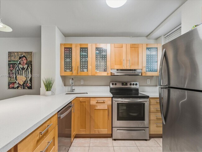 Building Photo - 1615 West Ave