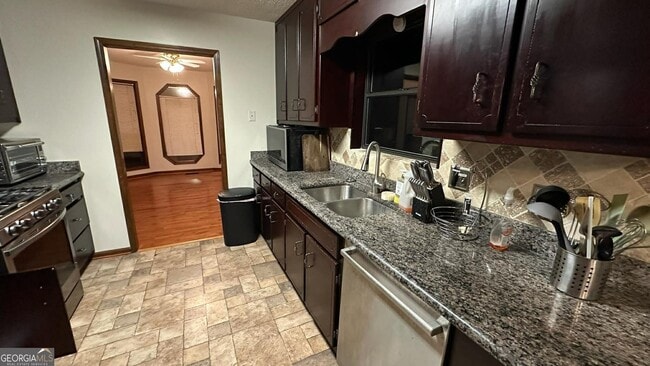 Building Photo - 3966 N Indian Cir NW