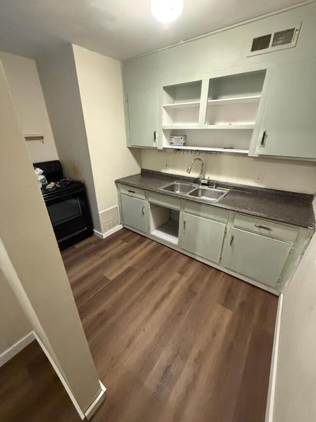 Building Photo - 1104/1106 Yuma Duplex