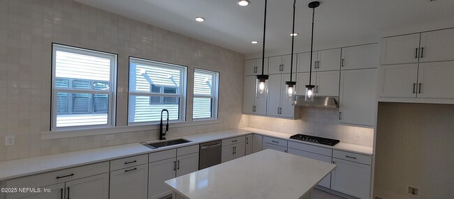 Building Photo - 1614 Bridgeton Dr