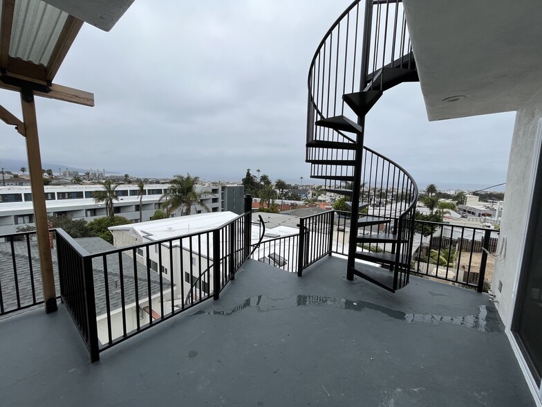 Building Photo - 945 Montgomery Dr