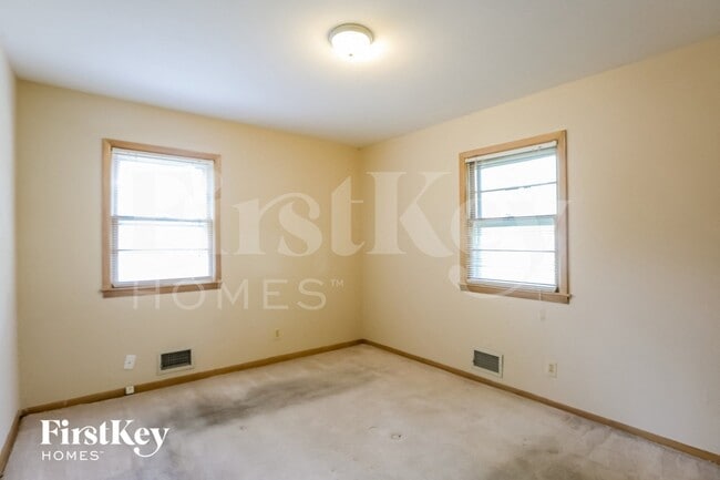 Building Photo - 9303 E 81st Terrace