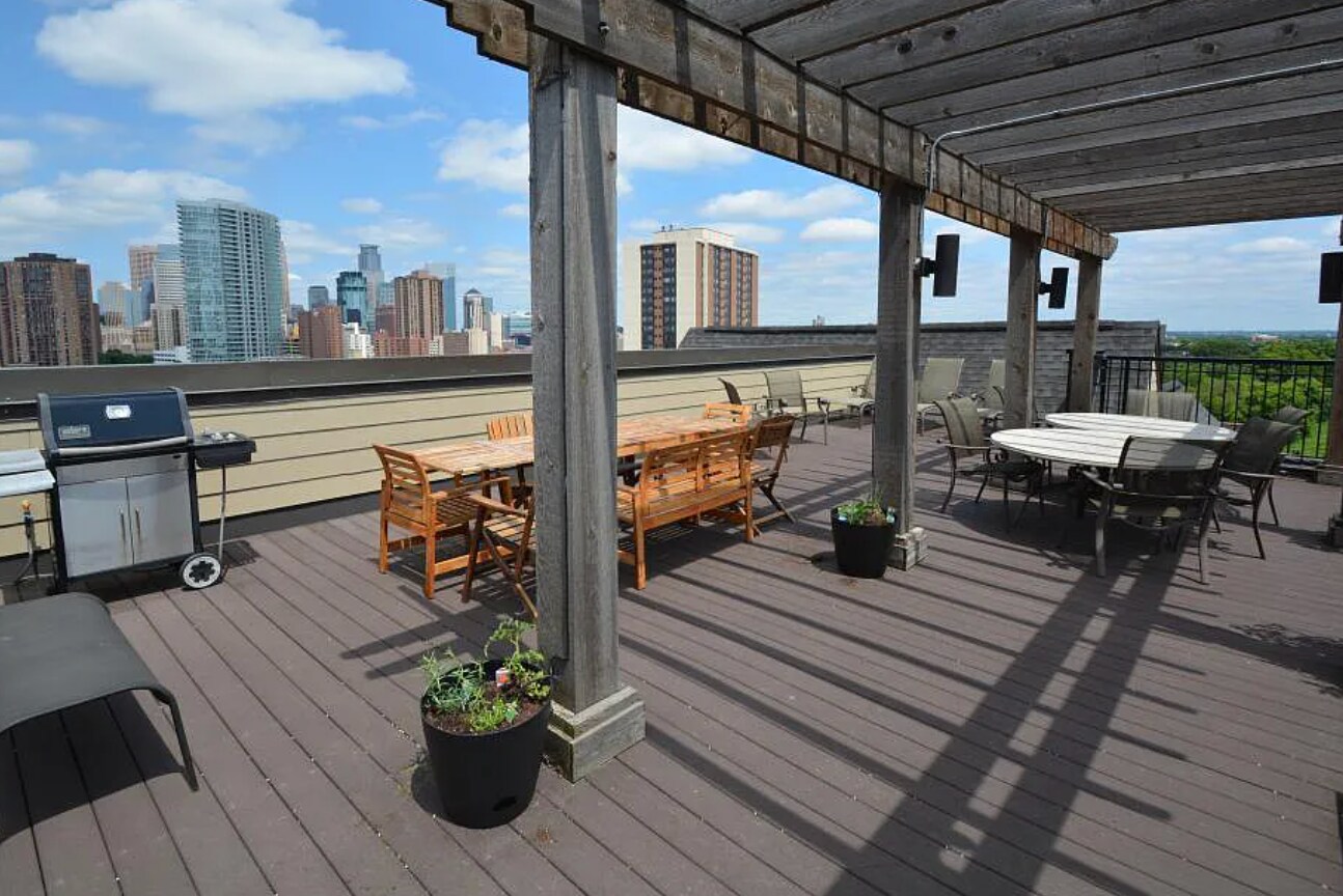 Roof Top Common Area - 301 Clifton Ave