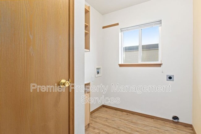 Building Photo - 408 Rice Ln