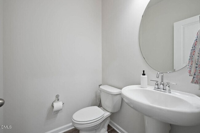 Building Photo - 319 Joneshaven Dr