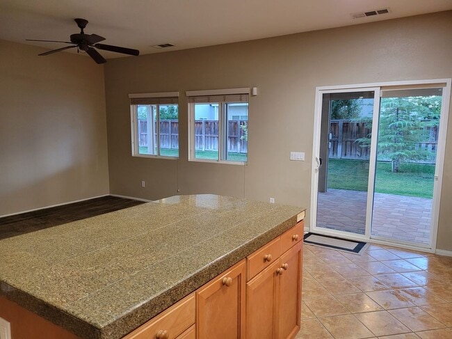 Building Photo - 2274 Purple Finch Ct