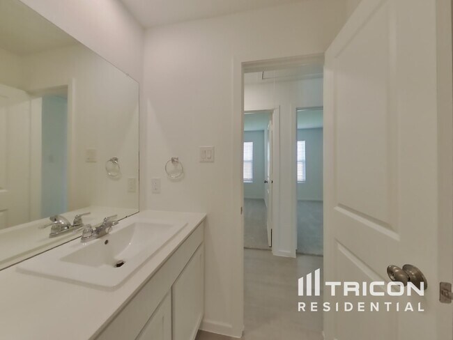 Building Photo - 3072 Dawn Sound Dr