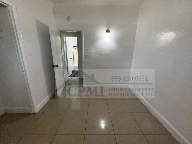 Building Photo - The perfect 3/1 single home in Pompano Beach - Washer and Dryer in unit!
