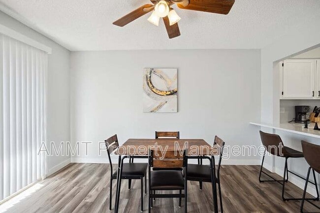 Building Photo - 743 Westwinds Dr