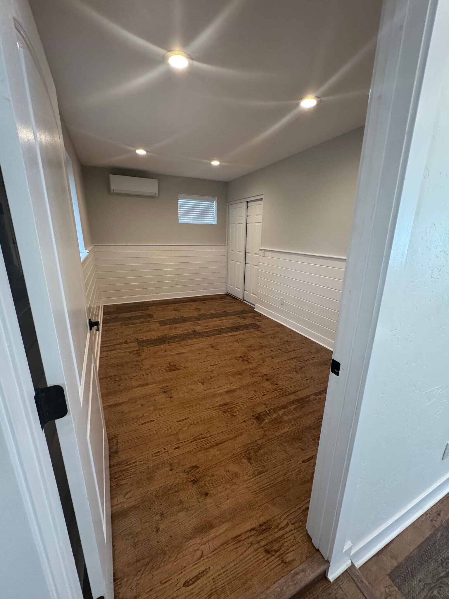 Building Photo - 1208 Little Oaks Ln
