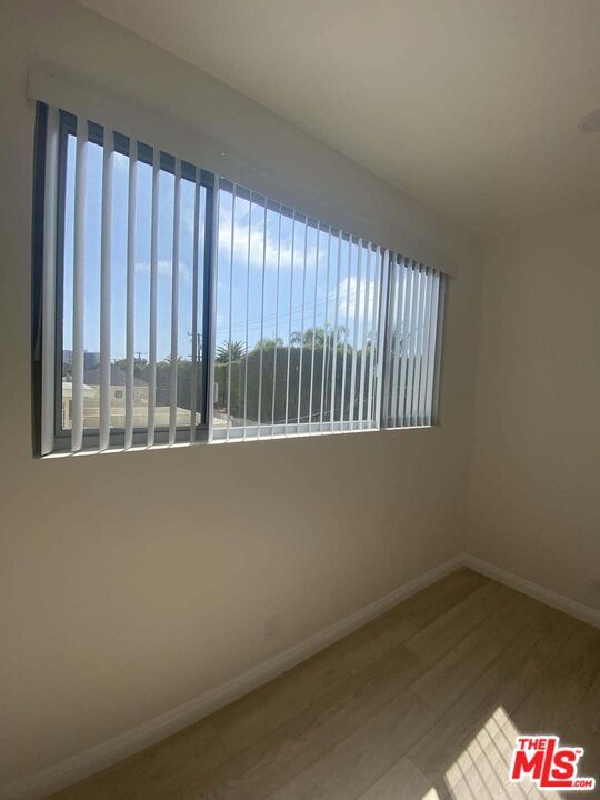 Building Photo - 511 San Vicente Blvd