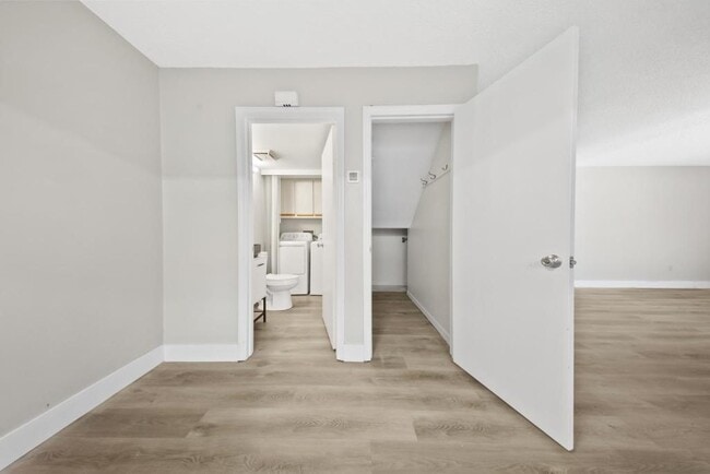 Building Photo - 2920 Pecan Ave